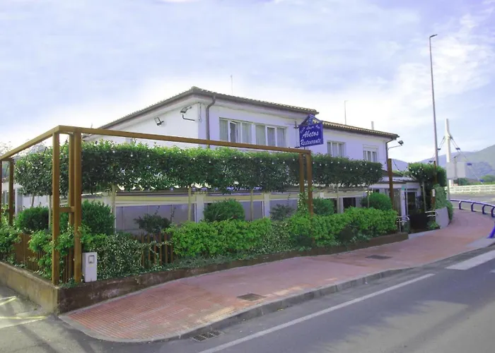 Hosteria,restaurante,cafeteria Abetos * Villanueva de la Peña
